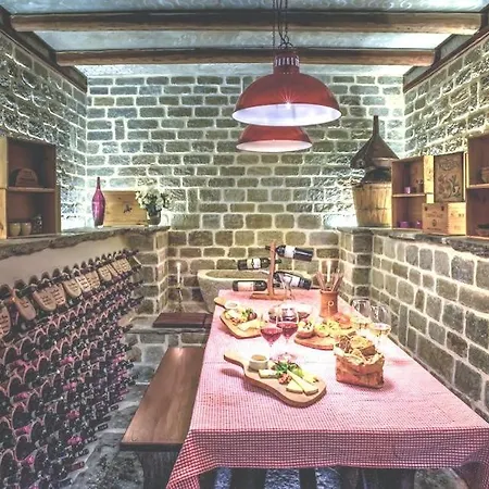 Charming House - - View Villa