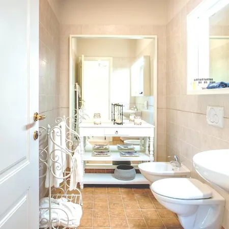 Charming House - - View Villa